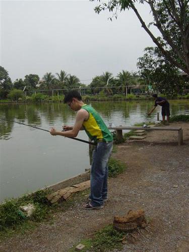 เจ้า ต้า มัน กิน เอ๊า กิน เอา ( อา ราย ว๊า  :laughing:) 