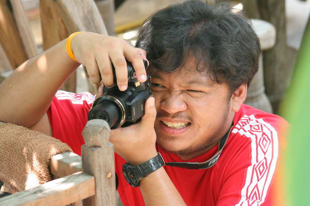 
อิอิ

รูปนี้ หล่อเหมือนเดิมครับ
 
 :laughing: