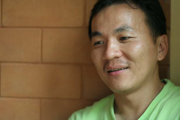 
รูปสุดท้ายครับ

คุณ อุดมชัย หรือน้าเวบมาสเตอร์ที่รักของเราๆ

อิอิ

หล่อเชียว  :laughing: