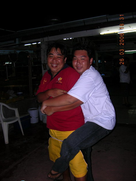 กรั่กกกกกกกกกกกกกกกกก...เด๋วพรุ่งนี้ตามไปสายๆ...(60)
        ปล.พาน้องจุ๋มไปด้วยนะ :love: :love: :l