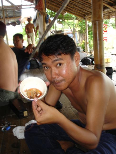 เด่ะๆ...เจ้าซัอ้วน...
     ซีทรานควีน ยังจอดได้เรยเว้ยยยยยย..... :laughing: :laughing:
          ห