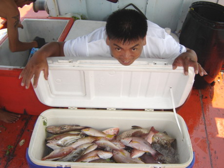 น้าป้อ--- ได้น้อยไปนิด แต่ เราก้อสามรถ ทำกินได้ หลายวันแระ นะครับ
น้ามาด--- อ้ะครับ...อยากกินแระอ้ะ