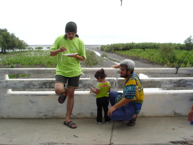 น้าอินต้อม ( อินทรีย์คนองนา ) โชว์ขาอ