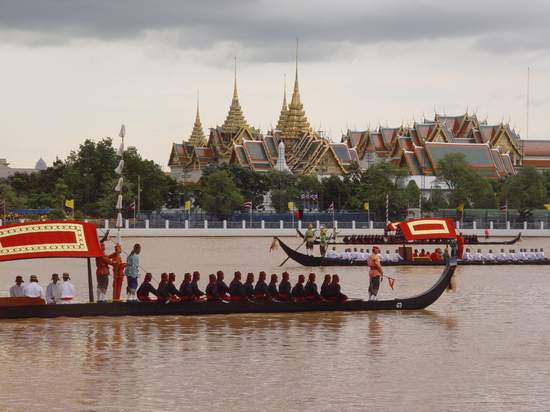 เรือดั้ง 3 ครับ

ในสมัยโบราณ พลประจำเรือดั้ง ก้อจะเปรียบเสมือนหน่วยซีลในปัจจุบันครับ...ในขณะเดียวก