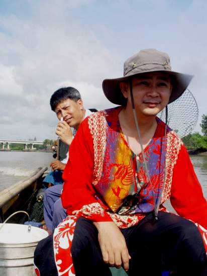 ทริพนี้ประกอบด้วย น้าหมูดุด พี่หลง พี่เขต และผมครับ 
 :laughing: :laughing: :laughing:


นั่งเรื