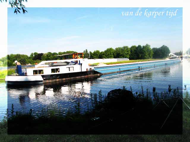 เรือขนทรายแว๊ะมาตอนสามโมงเช้าเก็บ