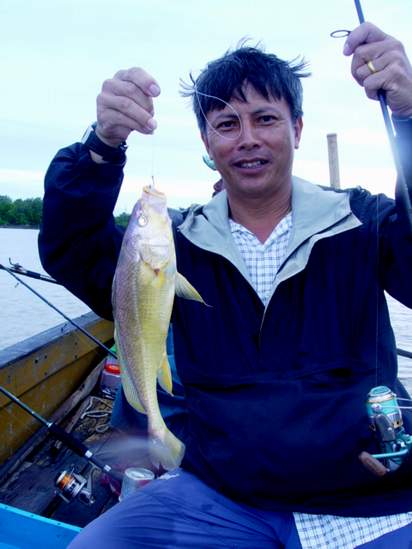 หางกิ่วอีกตัวของพี่หมูดูดครับ  :laughing: :laughing:




