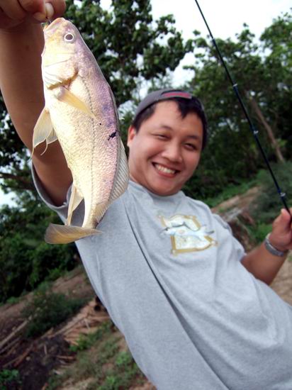 แต่ น้าบิ๊กบึก  ก็ไปปล้นคันน้าดั๋ย มาจนได้ หางกิ่ว  :tongue: :tongue: :tongue: