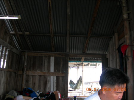 มาดูสภาพแพกันบ้าง นี่ในตัวบ้าน เอา