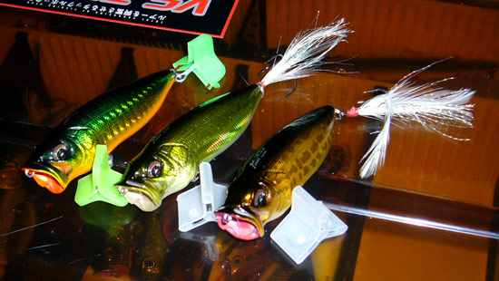 Megabass Pop Max ตัวซ้ายสุดสีพิเศษ Yamaha Color 