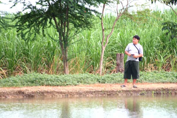 ผมเองคับผีปลาคับ อุดหนุนเหยื่อผมกันยังคับ โอมมม...ใครไม่ซื้อขอให้ตกปลาได้แห้ววว.... :laughing: