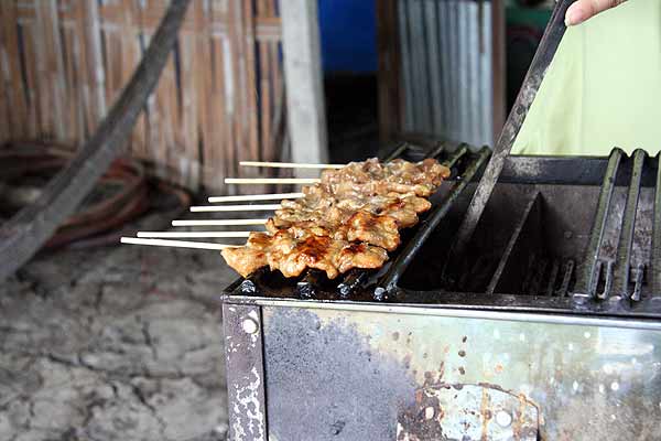 หมูปิ้งนครชัยศรี  :laughing: :laughing: