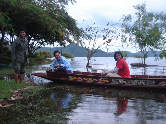 จองเรือไว้ 4 ลำครับ มาถึงก็เเยกย้าย คู่ใครคู่มันครับ

เปิดตัว " คู่หูคู่ใหม่ " ครับ  น้าเจอกะจานตี