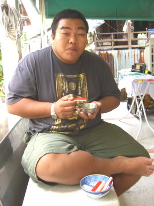 ขำ อีเทจุน ตร๊อบ.........
 :laughing: :laughing: :laughing:
เปิดแฟนคลับ เยยมะอ้ะ เอาแบบพงเต๊บมาดไง
