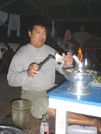 กินกันไป นานเข้า ต้มยำ มานก้อ ลดอุณหภูมิ ลง....
เดือดร้อน น้าป้อ ต้องมาแก้ไข...
น้าป้อ---เอาไงดี แ