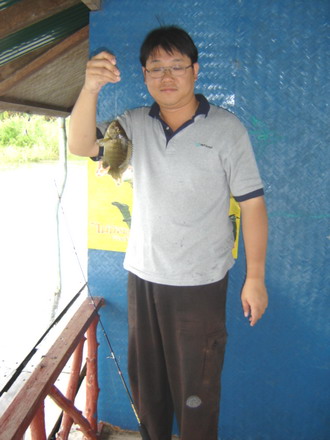 ผ้เข้าแข่งขัน หมายเลข4...
เฮียหมู พันระยาไม่อยู่...
 :laughing: :laughing: :laughing:
จัดการ สอยข