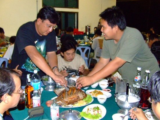          โต๊ะนี้ สมาคมช่างภาพสยามฟิชชิ่งครับ  :laughing: :laughing: :laughing: