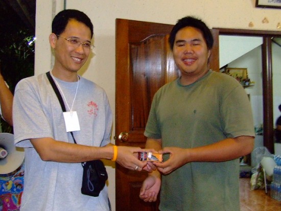          น้าแดงส่งมอบให้น้าเฟอร์รีโอ้ครับ :smile: :smile: :smile:
