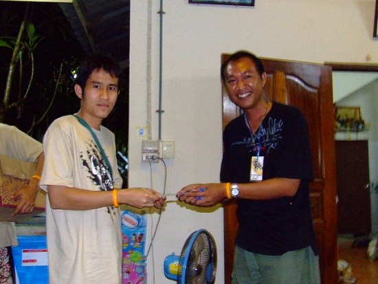        มาจับรางวัลกันต่อครับ :smile: :smile: :smile: