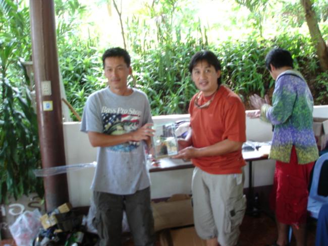 รางวัล ที่สอง น้าฐิติ ( ลุงทิ ) 
    เย้ๆๆ......
             ไปไหน บ่อไหน มักไม่พลาดแชมป์ ต้องติด