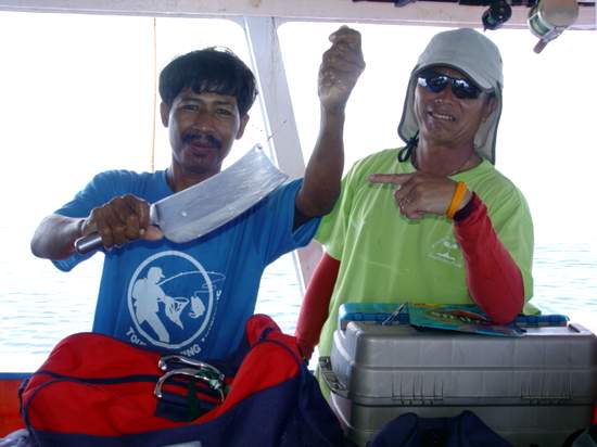 บังเปี๊ยกกลัวไม่ฮา......รีบเล่นมุขอีโต้มอญเลยย  :laughing: :laughing: :laughing:



