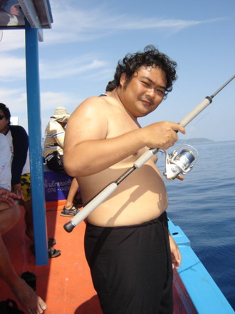 กินปลาดิบ ไปไม่กี่ชิ้น...
นังน้าตั้ม ก้อของขึ้น...
สบัดเสื้อ ท้าแดด.....
 :laughing: :laughing:
