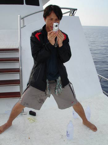 เบื้องหลัง รูปที่ออกมาสวย ต้องท่านี้เลยครับ เด็ดจริง ๆ :laughing: :laughing: :laughing: