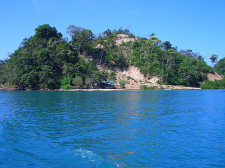 เกาะง่าม  มีการลงทุน  ทำรีสอร์ท  