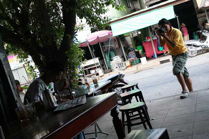 ตอนนี้ผมกำลังสนใจการถ่ายเล่าเรื่อง หรือบางทีเรียกกันว่า life มากๆ เพราะเหมาะอย่างยิ่งกับการนำไปใช้กั