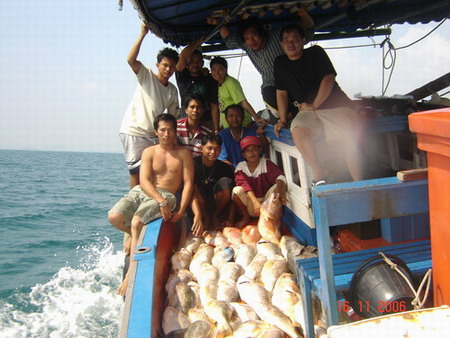 ร่วมหมู่....รับประกันโดยไต๋โก๊ะ... ปลาบางส่วนยังอยู่ในตู้