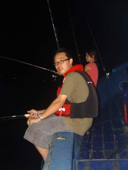 พี่กานกับพี่วิม ยึดกาบเรือด้านซ้าย  :laughing: :laughing: :laughing:




