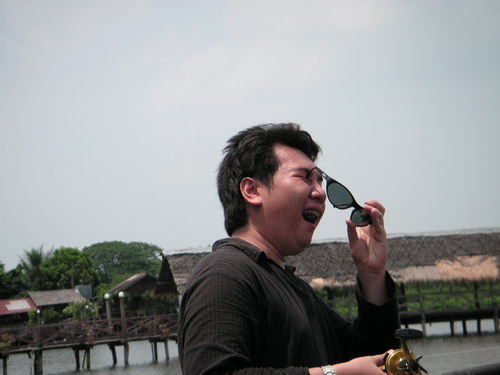 คนที่ไปด้วยบอกทีคับ ว่าเอิร์ทเล่นมุกนี้ป่ะคับ  :laughing: :laughing: :laughing: