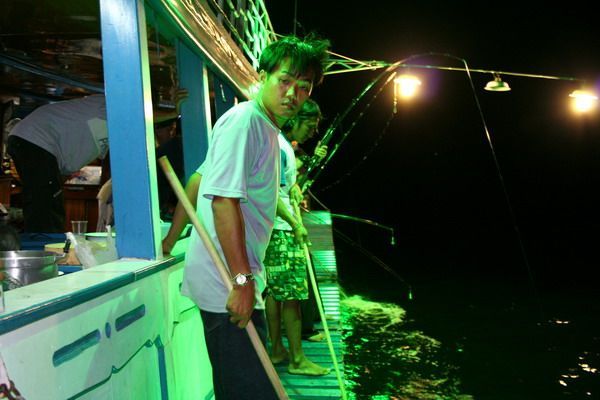 ไต๋ธงกะเด็กเรือเตรียมพร้อม สองตะขอเลยตัวนี้  :kiss: