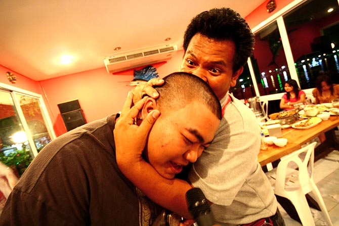 ดึกอีกนิด น้ามาด คงหิว คิดว่าหัวน้าต๊อบเป็นลูกชิ้น จัมโบ้ 