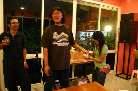 อูวววว์ ล้วงแบบนี้ แล้วก้อดีเนอะ...............เสียว ว่าใครจะได้รางวัลโพ้มมมมมมมมมม :laughing: