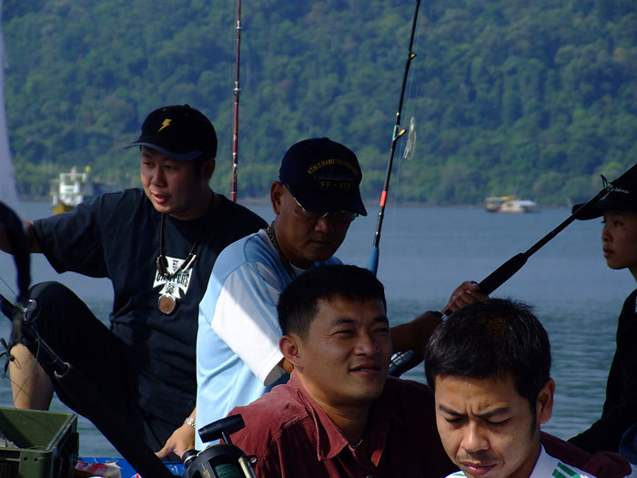 เรือไต๋ลือครับ....ทุกๆครั้งเราก็ไปกับไต๋ลือ :cheer: :cheer: