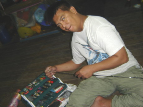บริการ ผูกเบ็ด ตลอดคืน ..
ทั้งคืน ผูกไปทีเดียว....
 :laughing: :laughing: :laughing:
คืนนี้น้าป้อ