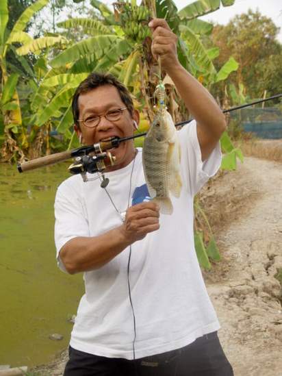 พี่ติ่งตัวจริงต้องคาบคัน อุ้มปลาครับ  :smile: :laughing: :grin:




