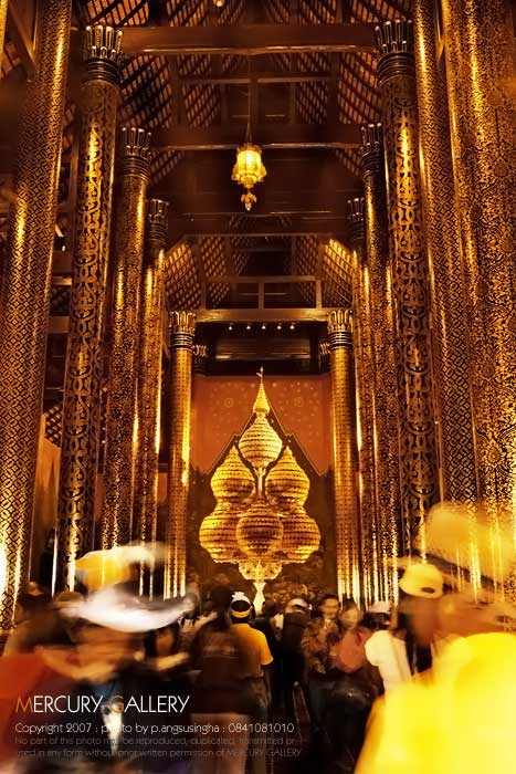 ภายในหอคำหลวง ดูแล้วสีทองอร่ามตาจร