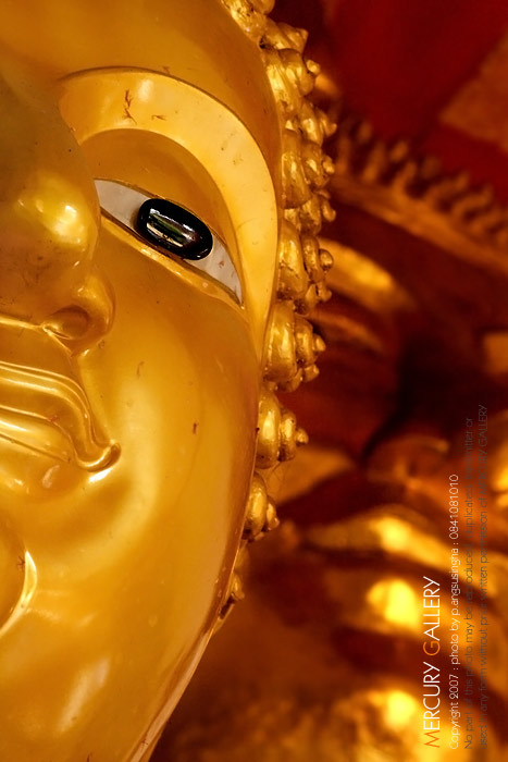 พระประธานภายในโบสถ์  :smile: