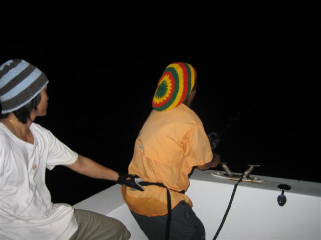 น้าเจิด กลัวน้าหมึกจะตกเรือต้องไปช่วยดึงไว้ก่อน
 :laughing: :laughing: