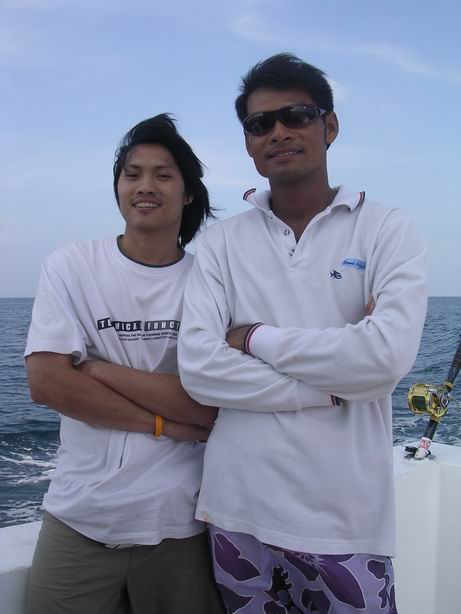 ขอเท่ห์ กะ กัปตันหน่อยค้าบบบบบ :grin: :grin: :grin: :grin:

ความหล่อกินกันไม่ลงเลยนะเนี่ยยย :kiss: