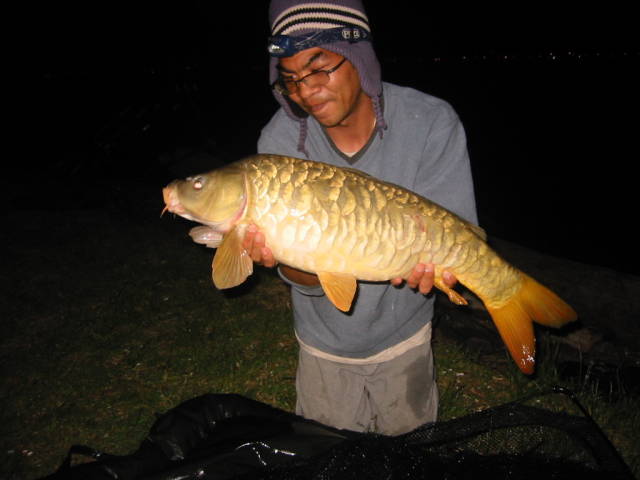 another nice mirror carp.. 
see you in thailand in april..   :cheer: