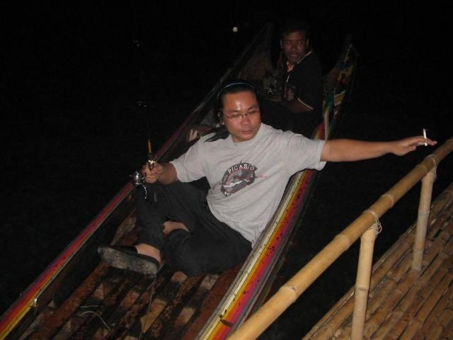 น้า tunwa อุตส่าห์ทำตัวดี...ไปส่งแม่ยายอายุตั้ง 38 ที่ระยองก่อน... :cheer:

แต่น้า tunwa อายุ 3...