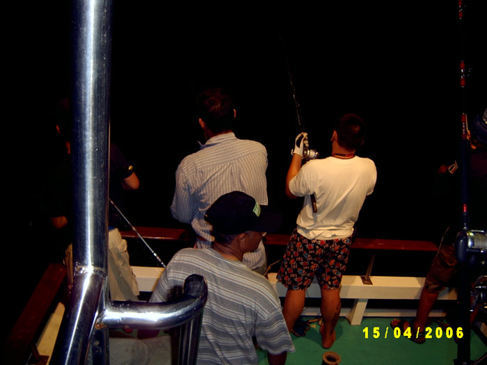 ด้านท้ายเรือก้อไม่ยอมแพ้ จิ๊กกันเข