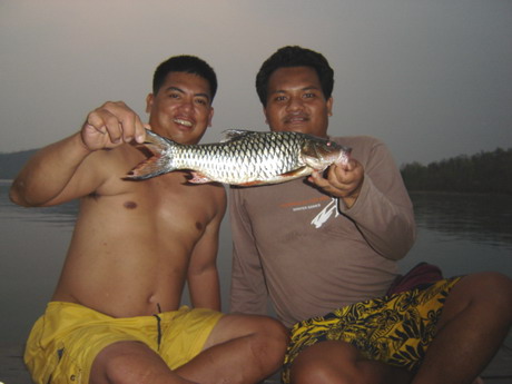เอาปลามาอวด น้าป้อซะหน่อย...
น้าโต๊ด-