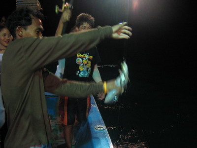 ทริปนี้ ศูนย์รวมคนดัง  :laughing:
กติกา รอก