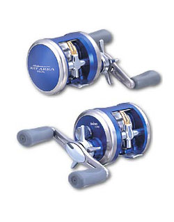 น้ามะม่วงครับ Daiwa BAY Arae (แบบในรูป) 3500 นี่ถูกมาก-มากที่สุด เลยครับ  จริงๆแล้วราคามันน้องๆ Bay 