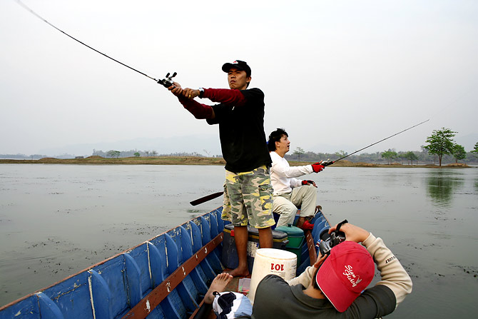 ของสำภาระ ยังอยู่บนเรือไต๋แอ๊ดกันเ