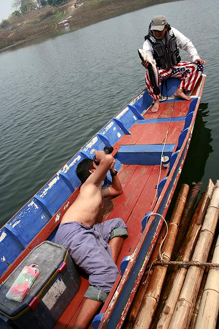 รอชมภาพจาก น้าเล็ก กทม. น้าโอ ร่มเกล